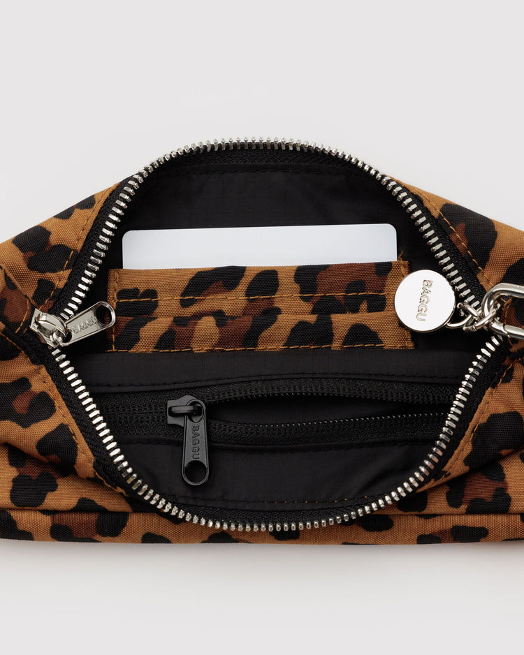 Baggu Nylon Pochette in Leopard