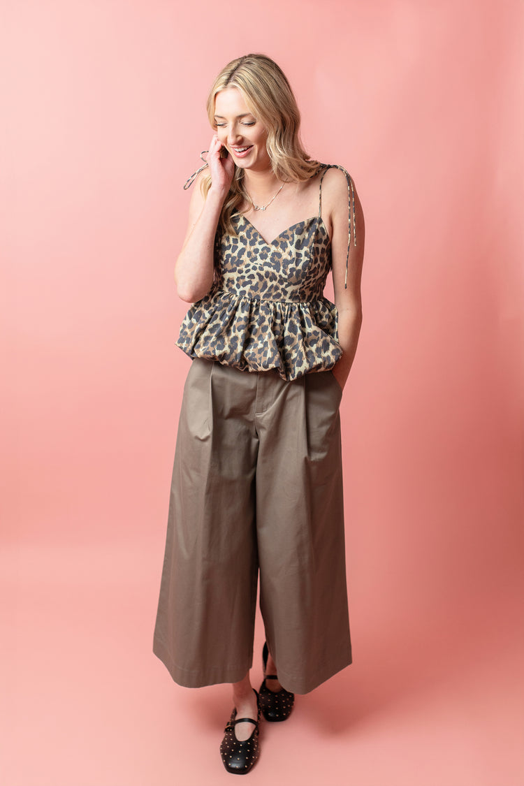 Loose Fit Pleated Wide Leg Pants