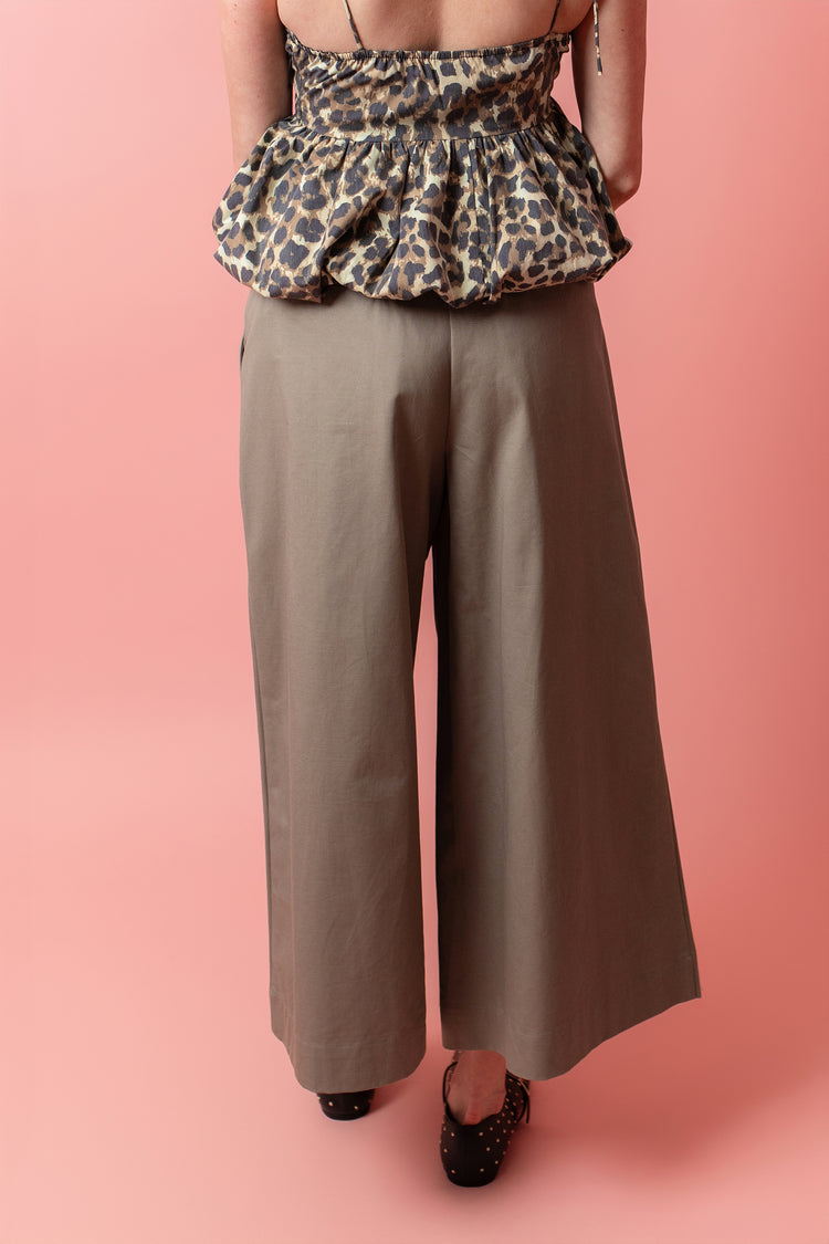 Loose Fit Pleated Wide Leg Pants