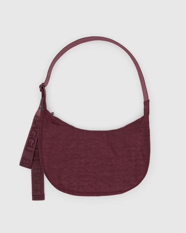 Baggu Medium Nylon Crescent Bag in Mahogany