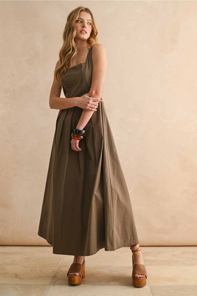 Front Pleated Midi Dress in Mocha Mousse