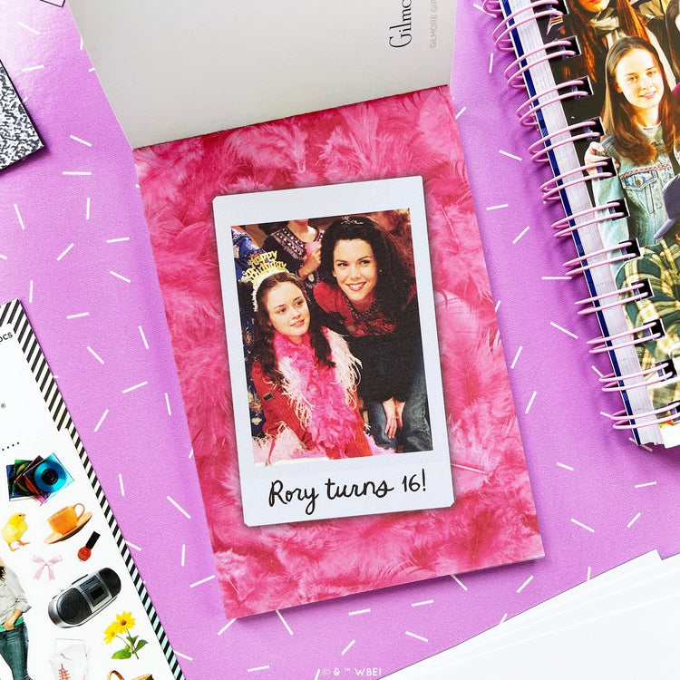 Gilmore Girls Greetings from Stars Hollow Postcard Book