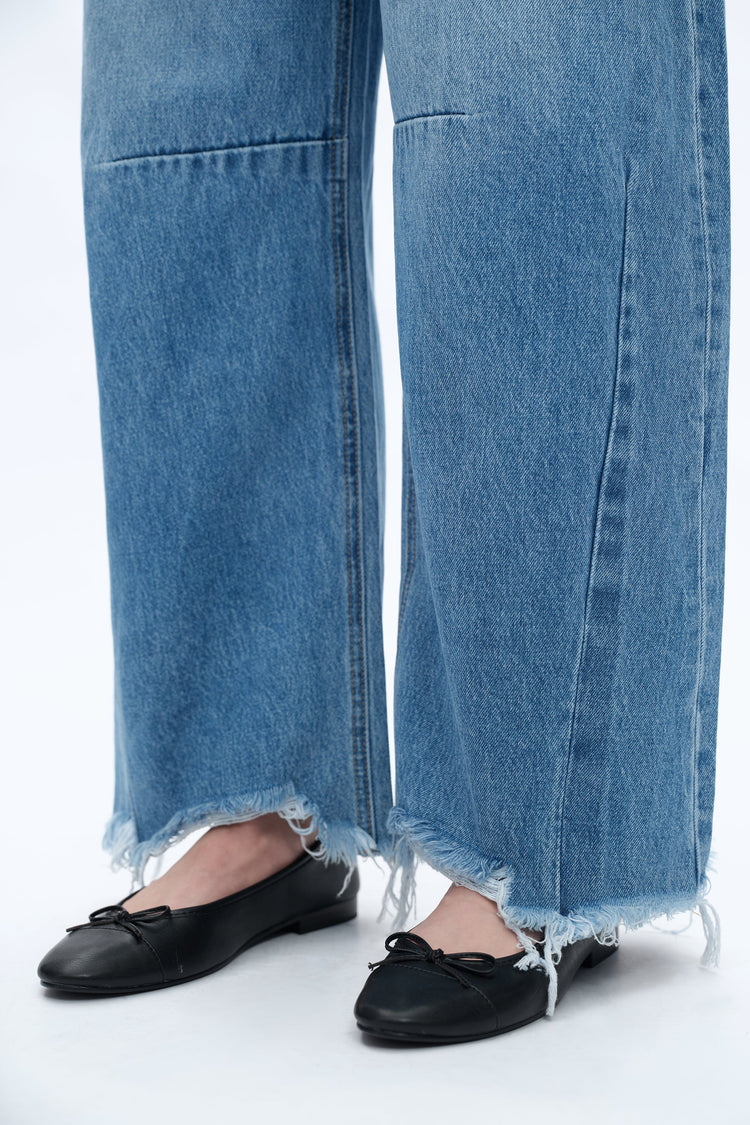 Frayed Hems Drop Crotch Barrel Jeans