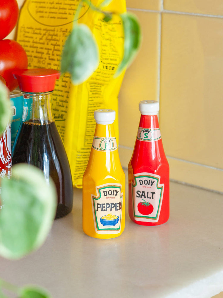 Salt and Pepper Shakers Ketchup & Mustard