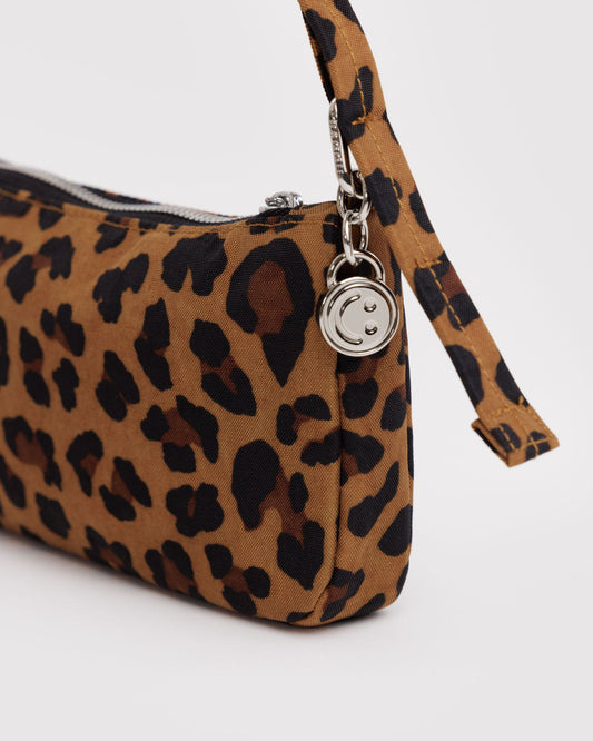 Baggu Nylon Pochette in Leopard
