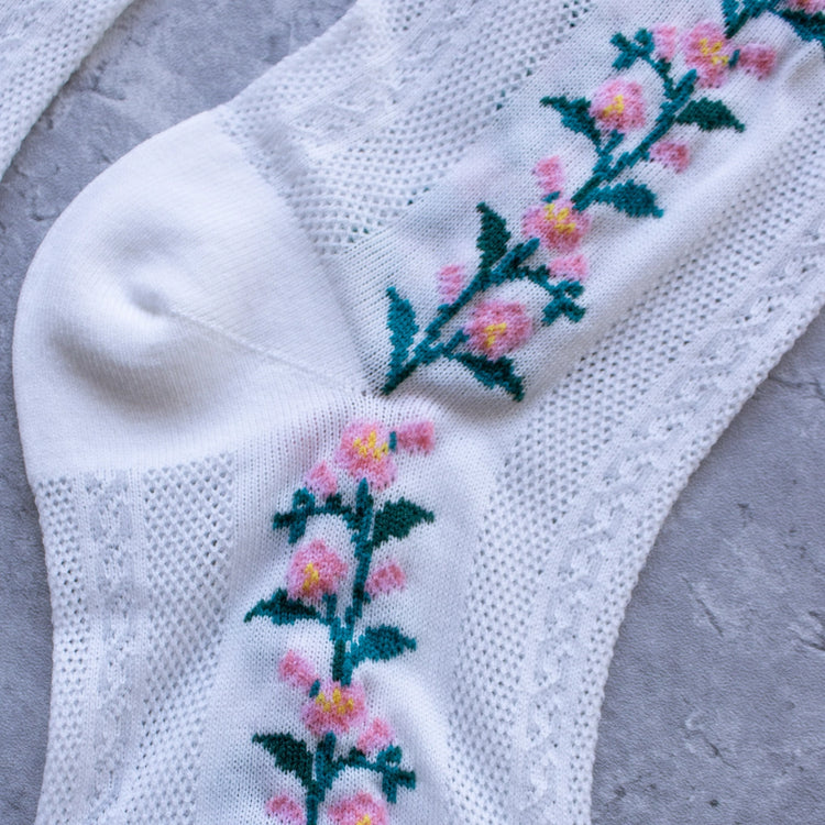 White Floral Mesh Casual Socks