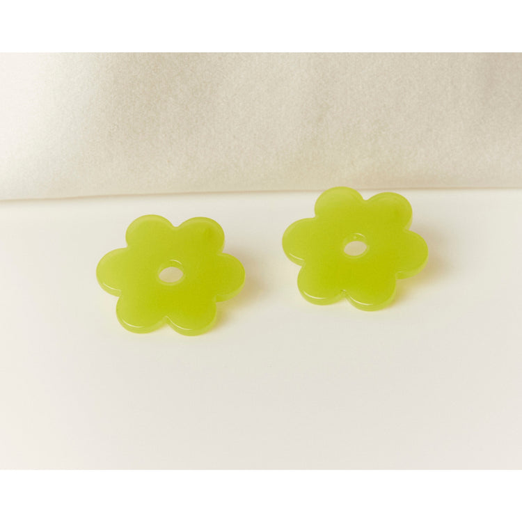 Medium Lime Green Acetate Daisy Earrings